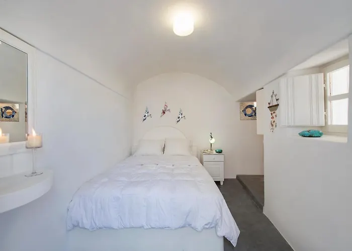 White Cave Private Villa