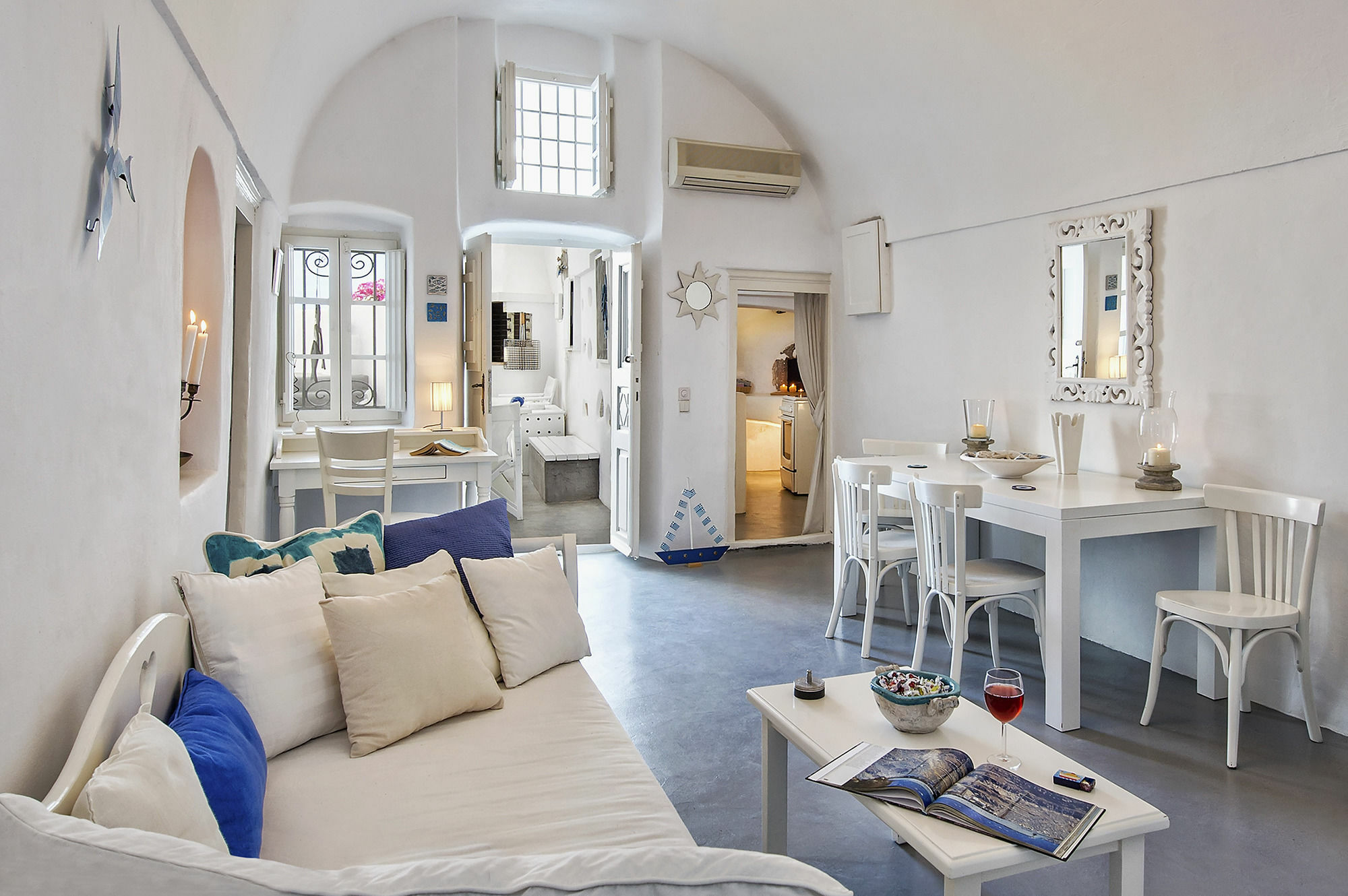 Holiday home White Cave Private Pyrgos Kallistis